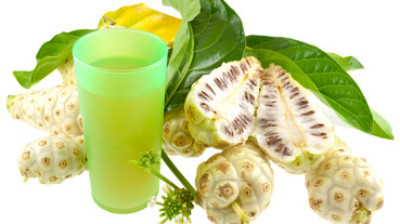 Jus de noni : bienfaits, posologie et propriétés de ce fruit tropical
